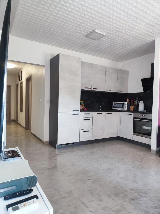 Buy Valbandon Apartment *